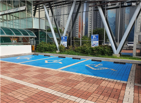 장애인 전용 주차장 사진