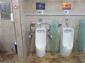 노약자 이용 화장실 사진