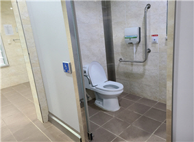 장애인 전용 화장실 사진